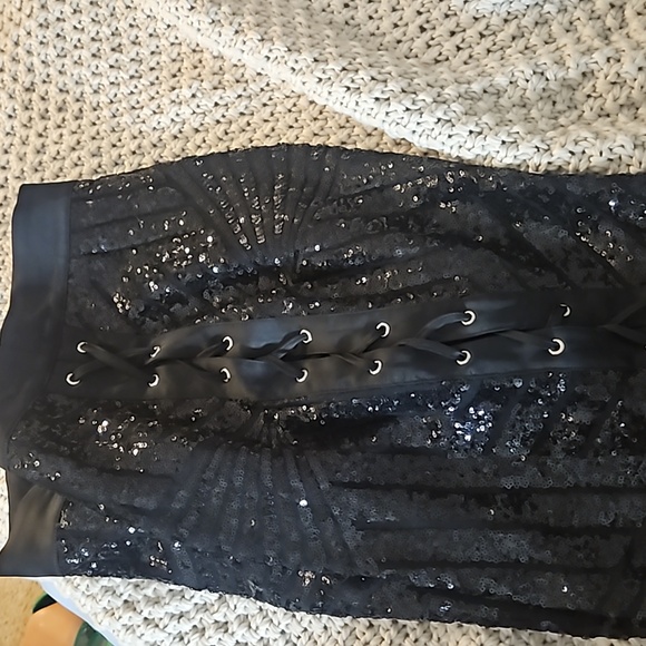 HOUSE OF CB - Picture 7 of 7